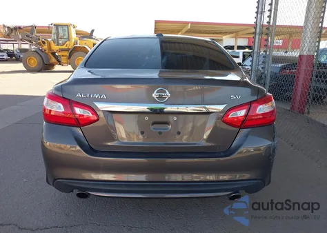 2017 Nissan Altima 2.5 z USA, uszkodzony, nr VIN 1N4AL3AP7HC182241